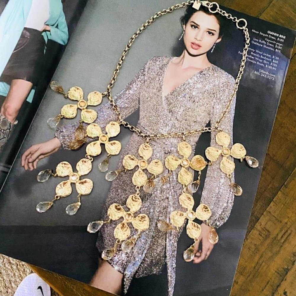 Banana Republic Daisy Floral Statement Necklace - Picture 3 of 7